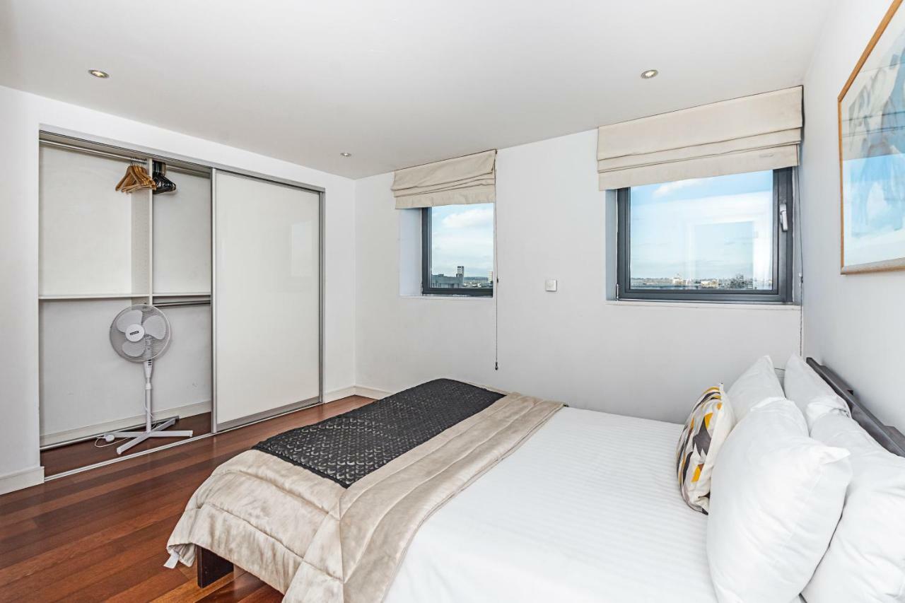 Splendid 3 Bedroom Apartment In Angel/Kings Cross ロンドン エクステリア 写真