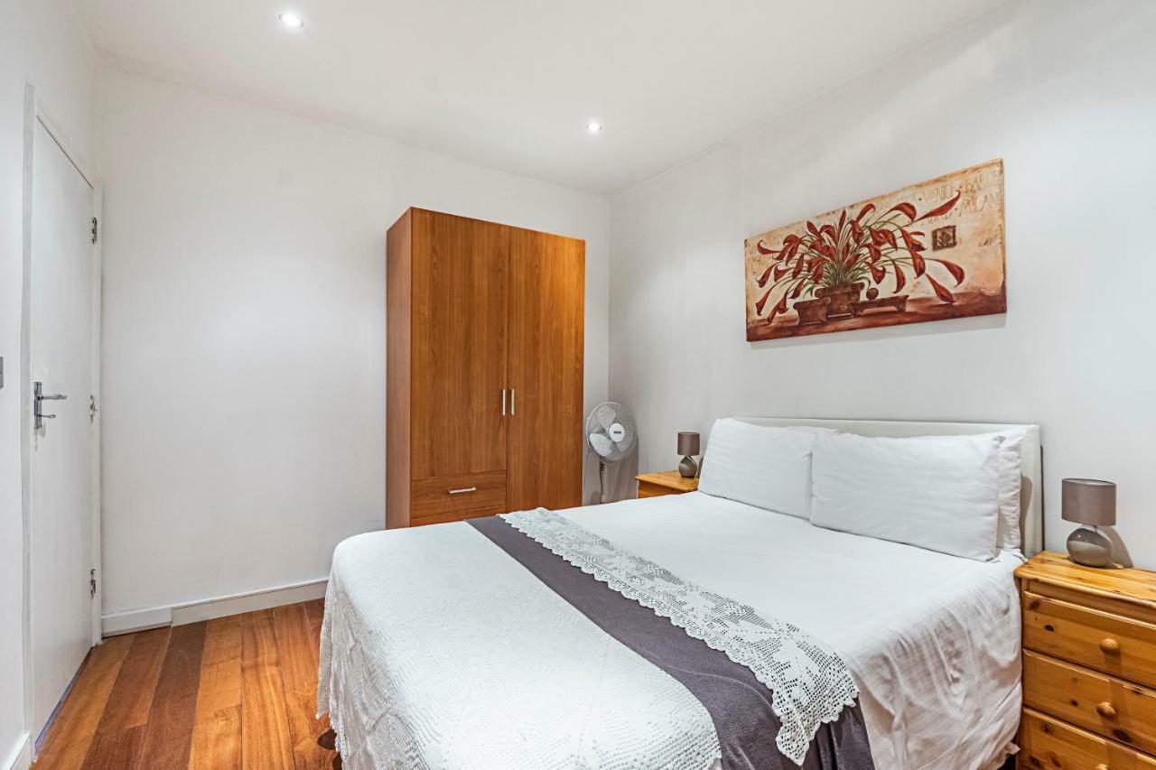Splendid 3 Bedroom Apartment In Angel/Kings Cross ロンドン エクステリア 写真