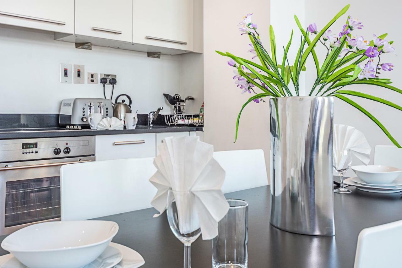 Splendid 3 Bedroom Apartment In Angel/Kings Cross ロンドン エクステリア 写真